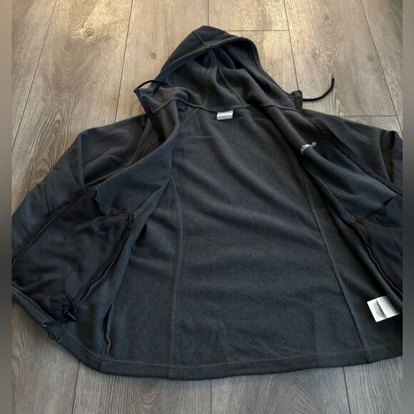 Columbia woman’s used sweater color gray. Very soft and warm for winter - Picture 3 of 6